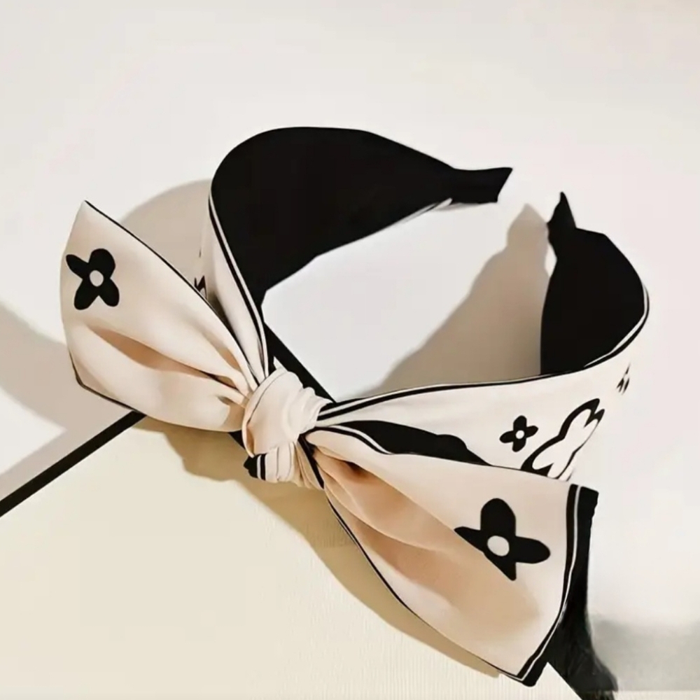 Elegant Black and Cream Hair Bow - Picture 2 of 2